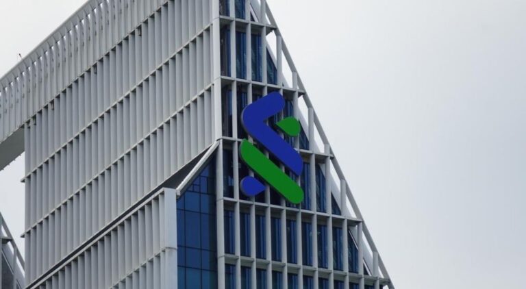 Standard Chartered Introduces Bitcoin and Ethereum Trading for Wealth Clients in UAE
